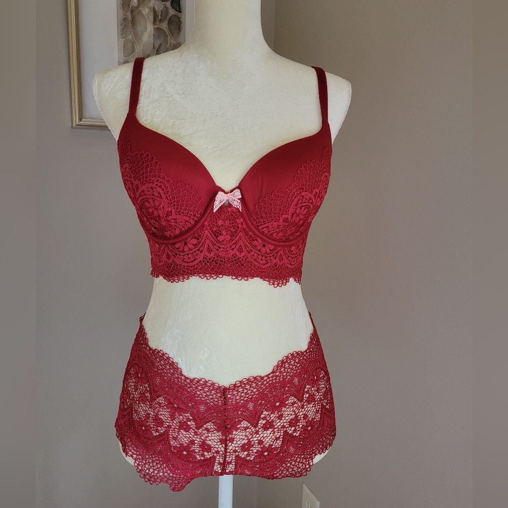 Body by Victoria Demi Buste Matched Set